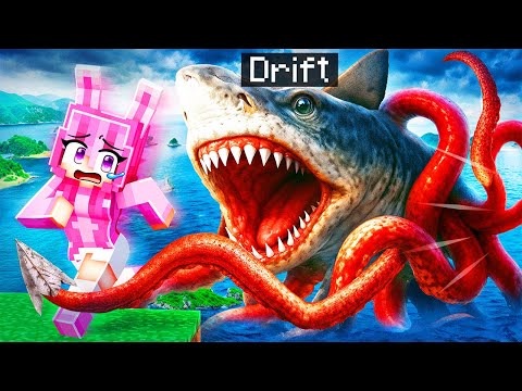 Playing As THE LUSCA To Troll My Friends in Minecraft…