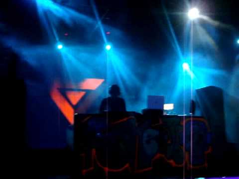 HEATBEAT EN EL CONCIERTO DE MARKUZ SCHULZ EN EL SALVADOR MULTI-EXPO DE MULTIPLAZA