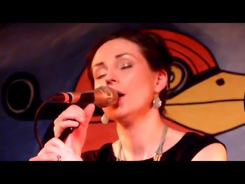 Julie Fowlis - Puirt-À-Beul Set Fodar Dha Na Gamhna Beaga (Live)
