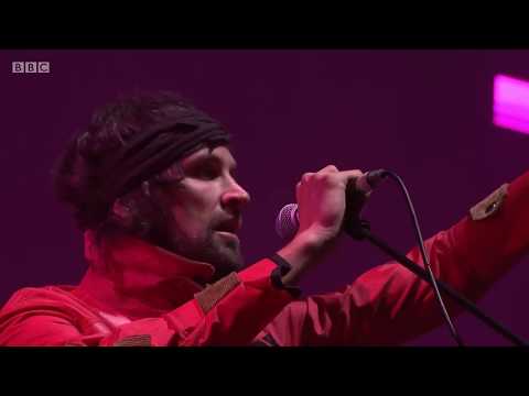 Kasabian - bumblebeee (Reading Festival 2017) [02/18]