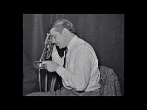 "Swingin' and Jumpin'" (1939) Bunny Berigan - live from Manhattan Center.