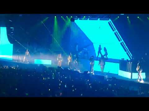 NEO PISTEA - TUMBANDO EL CLUB REMIX FEAT. C.R.O, OBIE WANSHOT, YSY A, CAZZU, KHEA (VIVO OBRAS 2025)