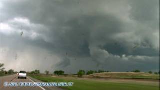 preview picture of video 'Tornado Tour 2011 camera car'