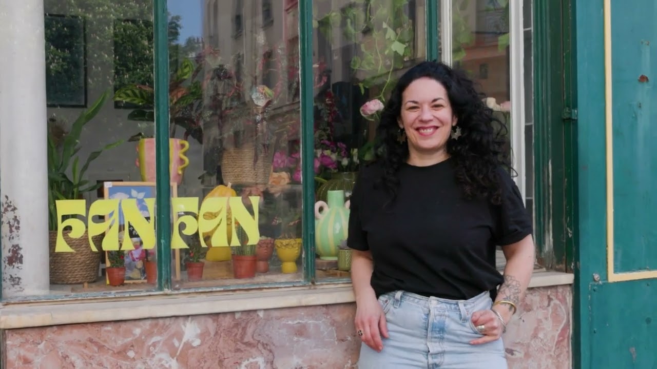Composez une création florale dans un contenant surprenant avec Laëtitia - Vidéo