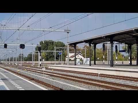 kruising van 2 ICE treinen op Geldermalsen