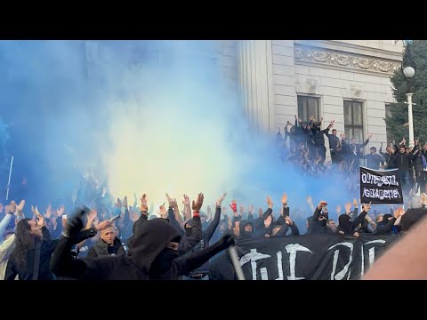 Ce nebunie! Peluza Sud, show prin Craiova înainte de FCU - CSU. Spectacol total