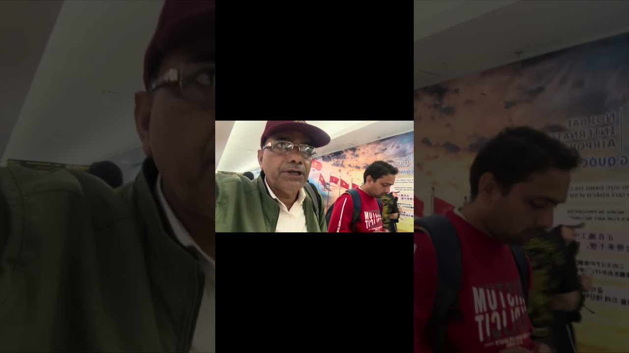 Touchdown in Paradise: Landing at Hanoi Airport with Vietjet…