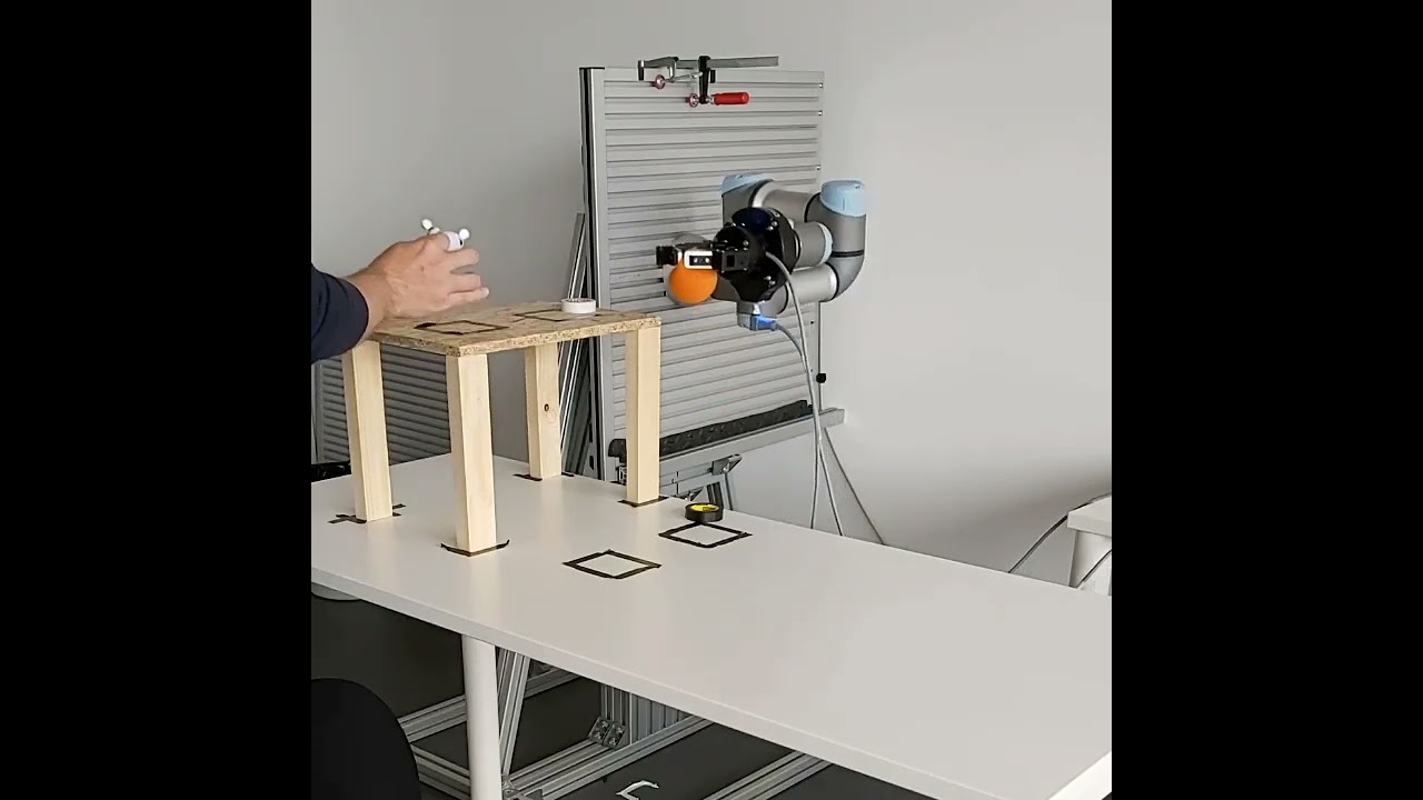 UR3 robot teleoperation experiment using OptiTrack motion capture