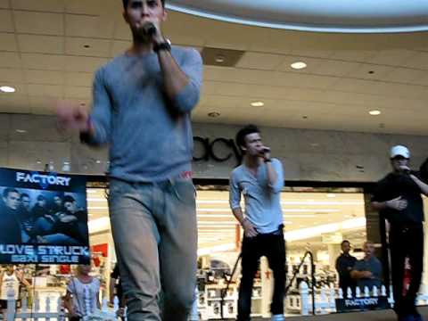 V Factory- Lovestruck