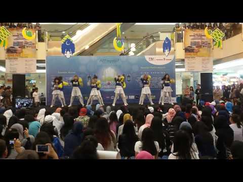 19062016 COSMOS - Catch Me + MoMoMo || at Mangga Dua Square
