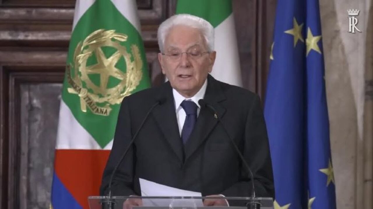 Mattarella: Spese per la difesa mai così necessarie, anche se poco popolari
