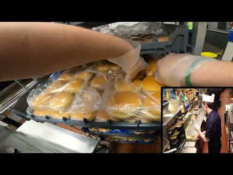 Ponto de vista do McDonald's: área de churrasqueira “iniciando” e “montando”