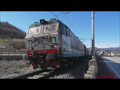 UN MERCI DA 1400 TONNELLATE IN TRANSITO AL CASELLO A ROBILANTE.  (CN) LUN. 21 - 2 - 2022.