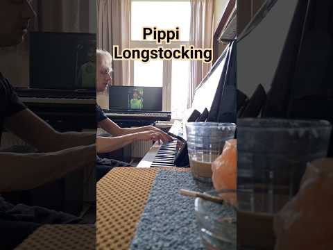 Pipi Langkous Piano Performance Video