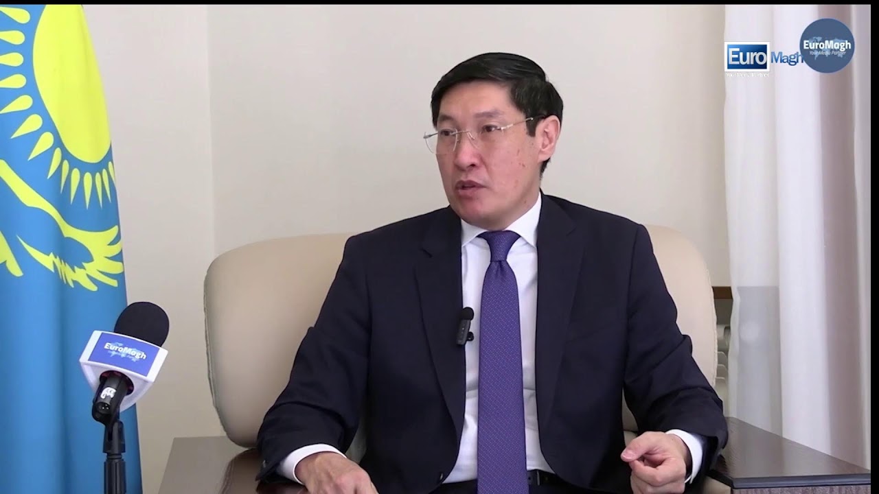Invité spécial S.E Anuarbek Akhmetov, Ambassadeur du Kazakhstan