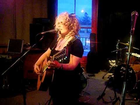 Astrid Young Live In Kingston Canada - Integratron - RARE SOUNDCHECK FOOTAGE