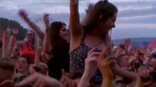 Coldplay vs. Discopolis - A Sky Full Of Stars vs. Commited To Sparkle Motion (Alesso Mash-Up)