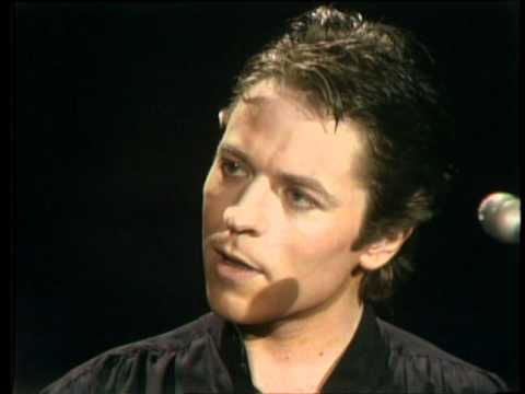 Dick Clark Interviews Robert Palmer - American Bandstand 1978