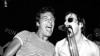 When you dance por Southside Johnny and the Asbury Jukes.