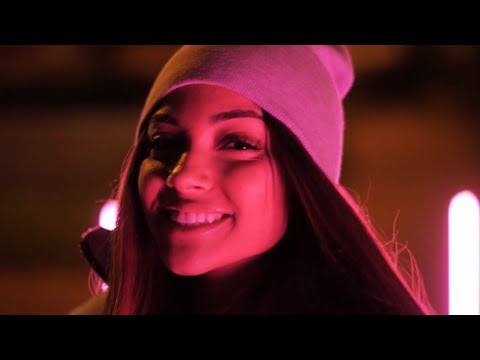 Wejdene - J'attends (Clip Officiel)