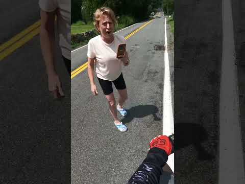 Crazy Karen vs dirtbike (she’s actually insane)