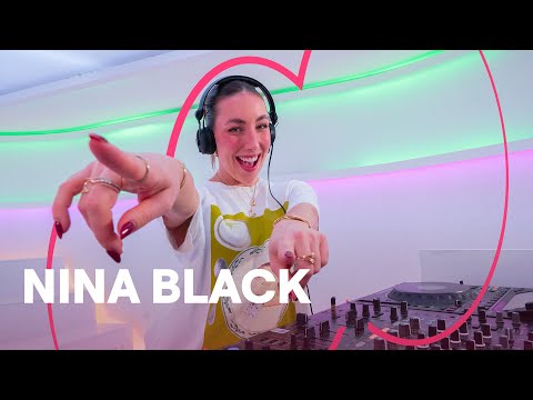 MNM Party: Nina Black