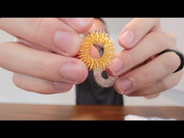 Vídeo relacionado con 12 Piezas De Anillos Sensoriales de Silicona, 6 Texturas Anillos Sensoriales de Silicona Anillos de Acupresión, Anillos Sensoriales Fidget de Silicona, Anillos Fidget para Niños y Adultos