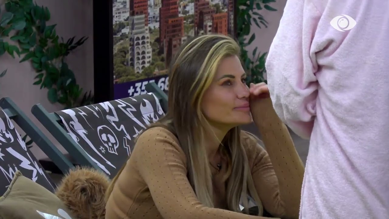 “Të përcjell te dera”/ Rozana shkëmben batuta me Valbonën: Hajde ta nxjerrim Laertin…