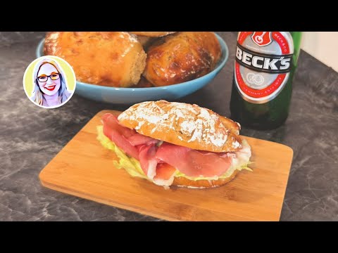 Perfekte Kombination: Bier Brötchen mit Sauerteig & Hefewasser - außen kross & fluffige Konsistenz!