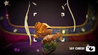 Download the video "Sackboy"