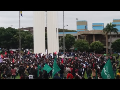 Protesto contra os cortes na educação!