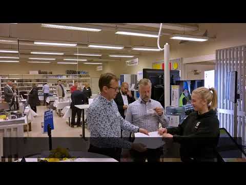 Porin Konttorikoneen Syysnäyttelyn kävijöiden kesken arvottiin MuSa Futsal naisten kausikortti