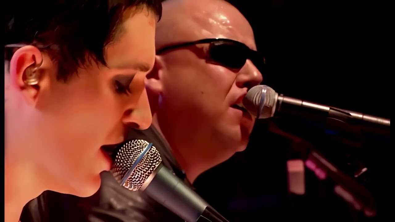 Placebo - Where Is My Mind? featuring Frank Black - Soulmates Never Die (Live in Paris 2003) 4K - YouTube