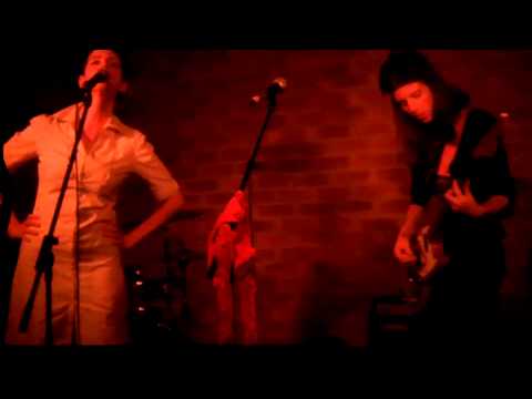 Spinster Sister - The Ballad of Mötley Crüe (Live 13.01.2011 at the Ozen Bar, Tel Aviv)