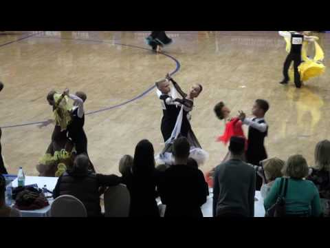 ПМ Юниоры-1 10 танцев Квикстеп 1\2 Агауров Егор - Градова Анастасия