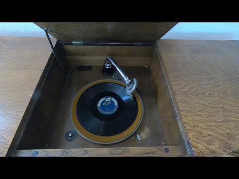 October 20 & 21, 2018 - Lot 92: Pathe Model XXI Pathephone Phonograph