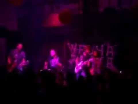 Velha Faíska - Twist And Shout