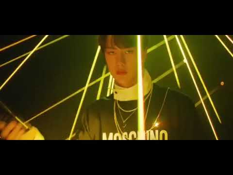 190819 UNIQ Wang Yibo for Honor PRO × MOSCHINO