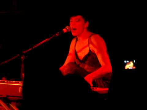 Amanda Palmer - "Bank Of The Boston Beauty Queen" Underworld Midnight Gig 13/9/9