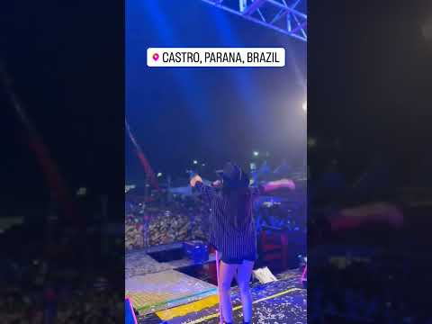 Ana Castela cantando no show em Castro, Parana,Brasil!