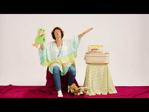 Lotta Buskul - En Liten Fågel - Officiell musikvideo