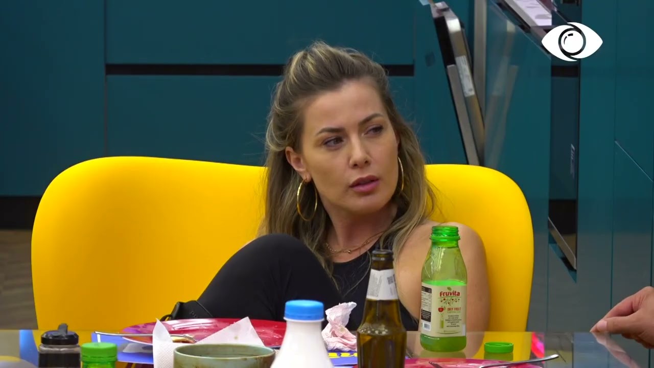 Foli mendjes kur flet me mua/ Debat i ashpër mes Qetsorit dhe Armaldos