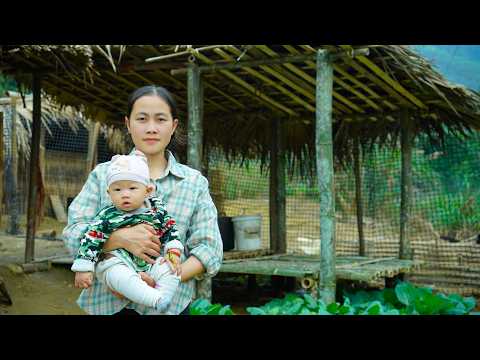 The single mother built a new bathroom using bamboo. Building new life