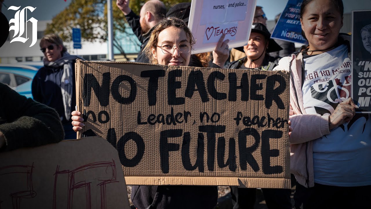 Primary teachers reject government's pay offer, will vote on strike action