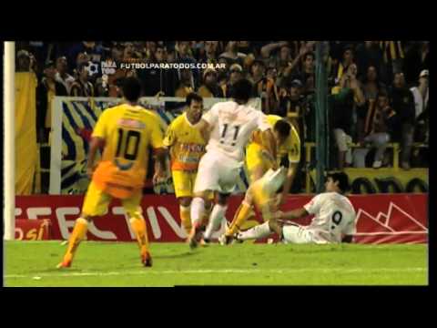 Gaona le tapó a Encina un polémico penal cobrado por Nicolás Lamolina