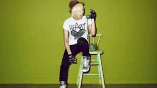 Hello G Dragon ft  dara 