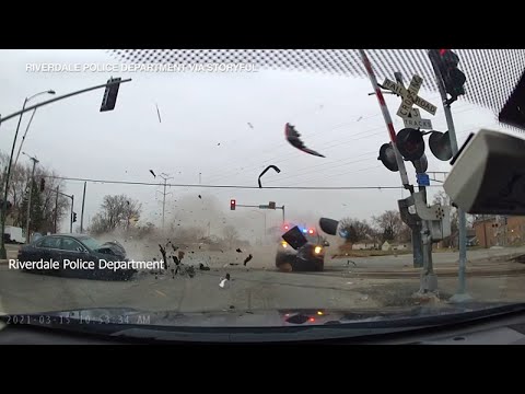 Video shows high-speed crash that seriously injured Riverdale police officer | ABC7 Chicago