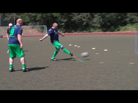 Laufen verboten - Fußballpokalturnier im HW-Leasing-Stadion auf eine andere Art