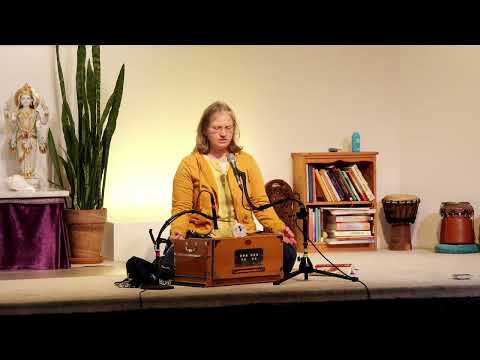Satsang - Kirtan, Mantra und Arati mit Darshini - Yoga Vidya Live, 18.10.2022, 07:00 Uhr