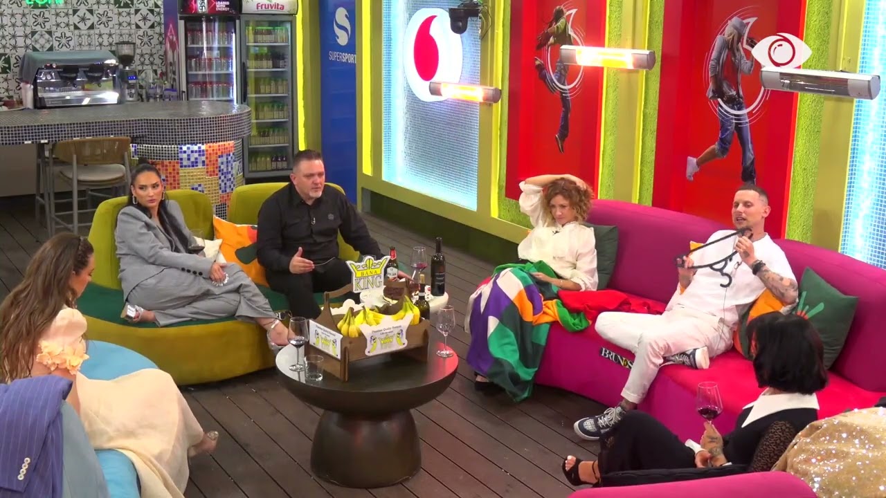 “Shihe, e puthi…”/ Meritoni ‘e thumbon’ për Eglën, Graciano: O ëngjëll, kujton se s’shohin njerëzit?